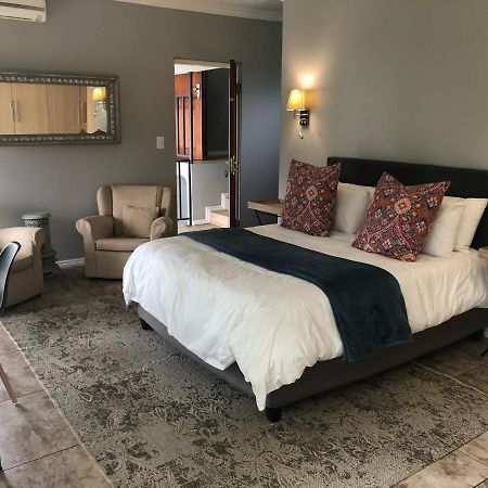 Fever Tree Suites Johannesburg Exterior photo